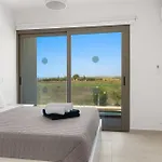 Villa Serenity Waves 17 *