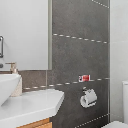 Serenity Waves 17 Willa Larnaca