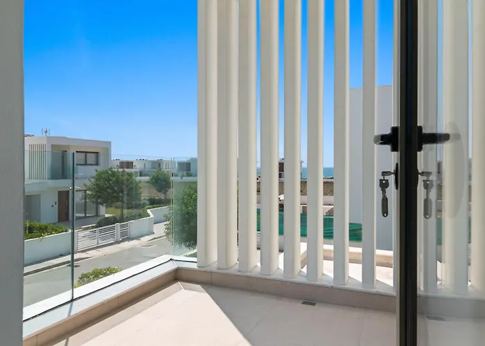 Serenity Waves 17 Villa Larnaca