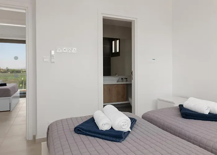 Serenity Waves 17 Larnaca