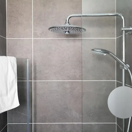 Serenity Waves 17 Larnaca