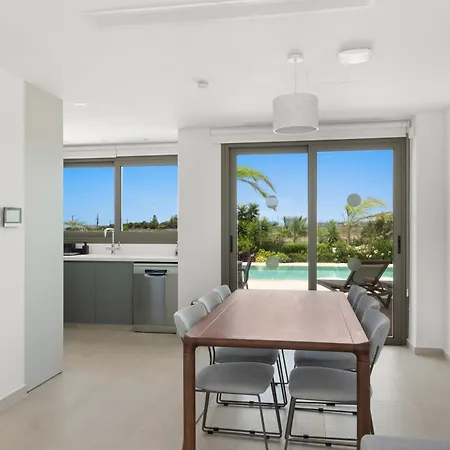 Serenity Waves 17 Villa Larnaca