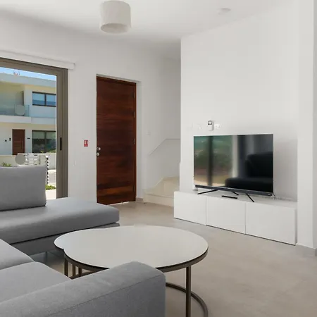 Serenity Waves 17 וילה